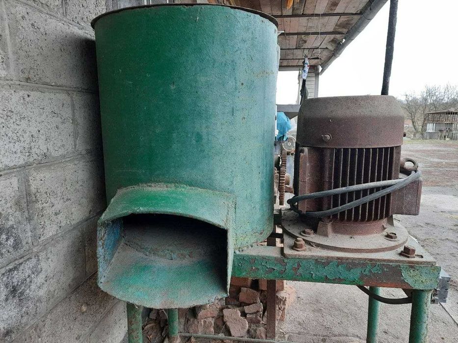 Корморезка (бурякорезка, кормоизмельчитель)