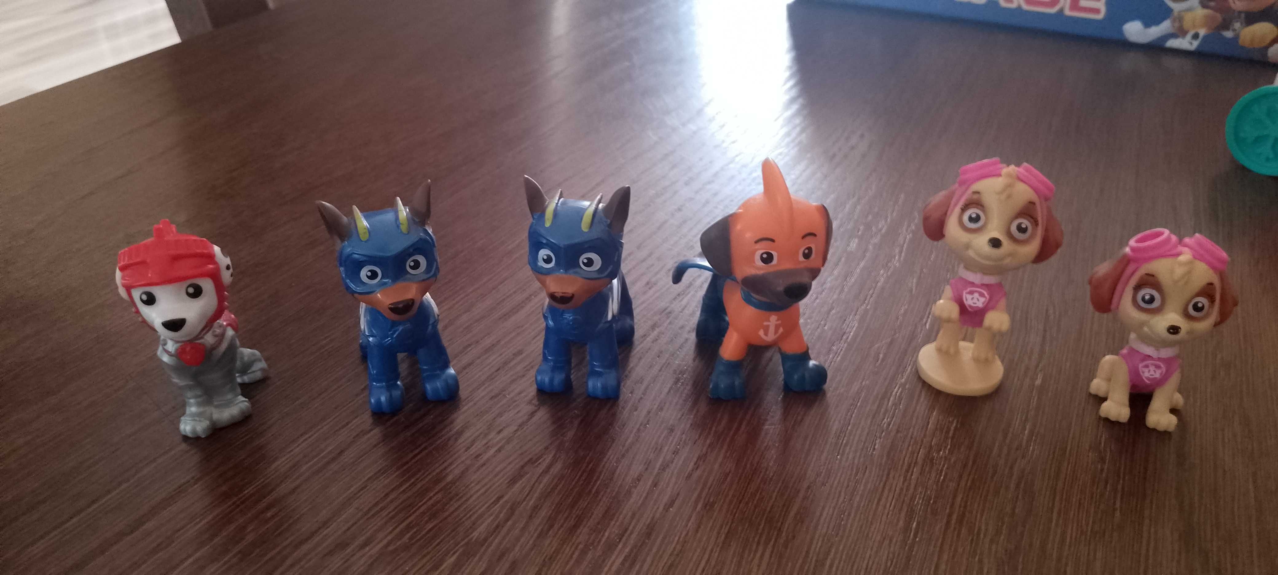 Psi patrol figurki, breloki, zawieszki, bransoletka 31 szt
