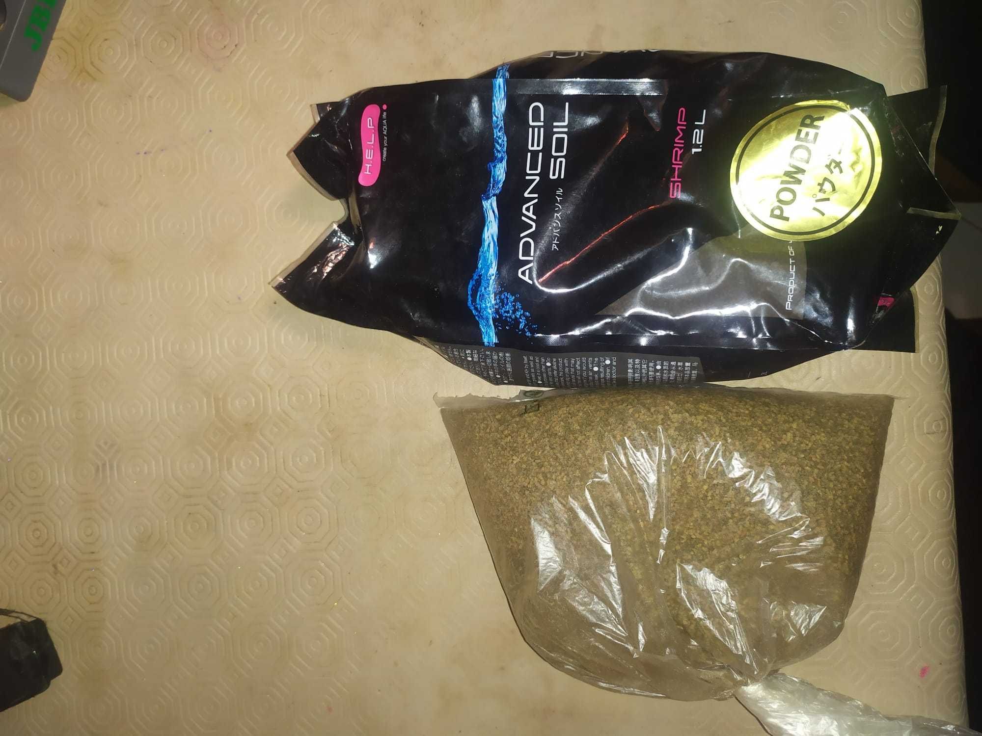 Aquário com 380l, móvel adjacente e artigos variados