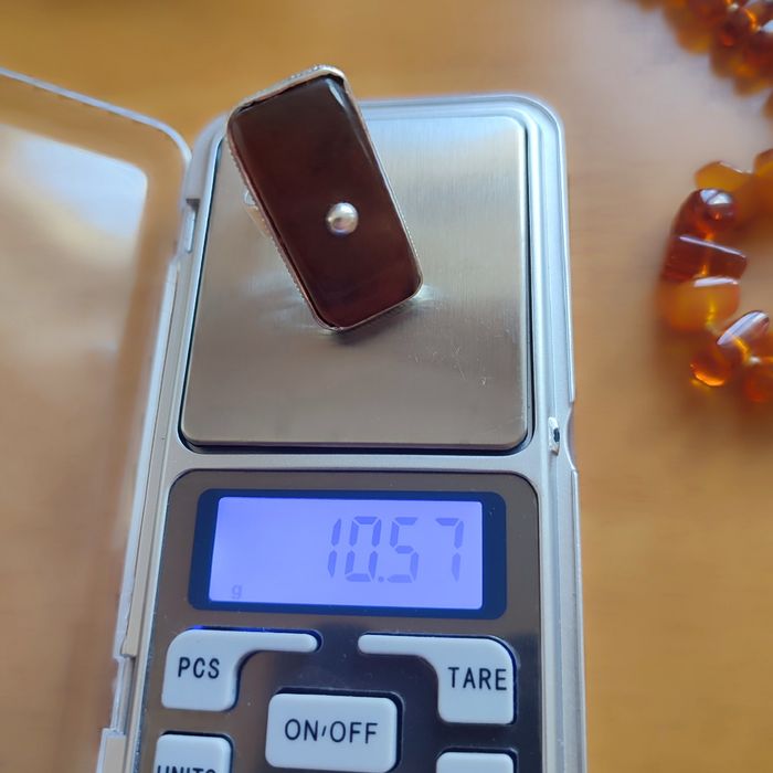 Янтарные бусы, серебряная подвеска