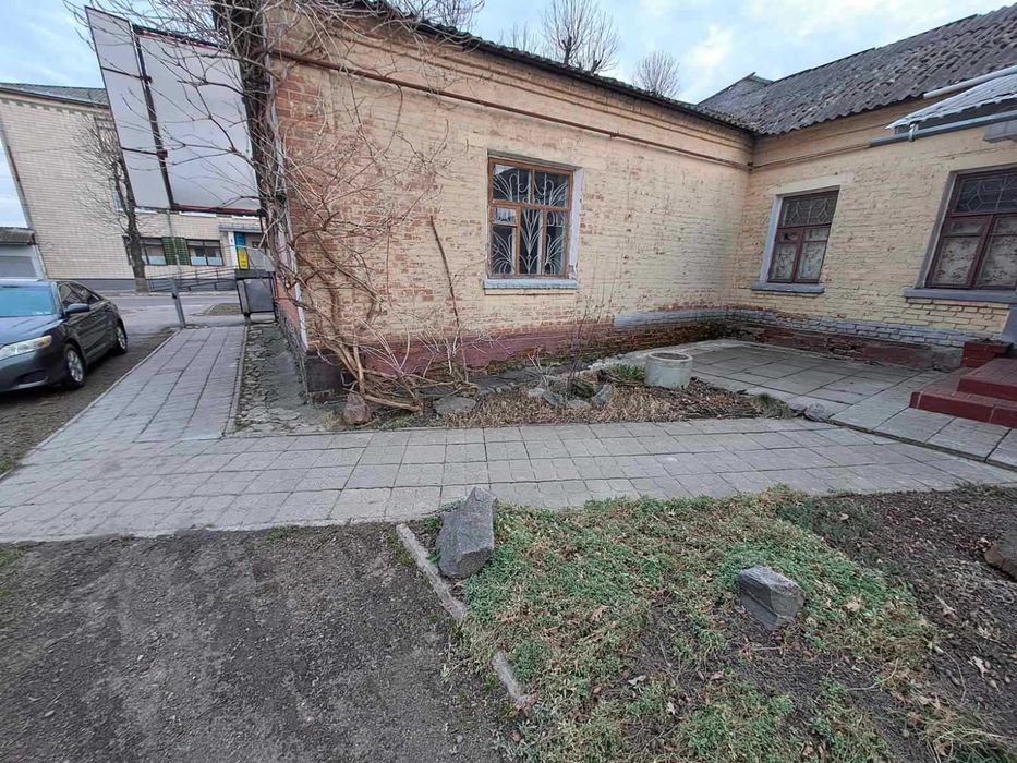 ТЕРМІНОВО продам нежитлове приміщення