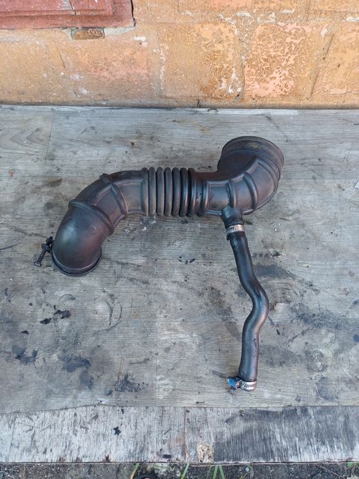 Kia sorento 1 2.5 CRDI патрубок повітряного фільтра