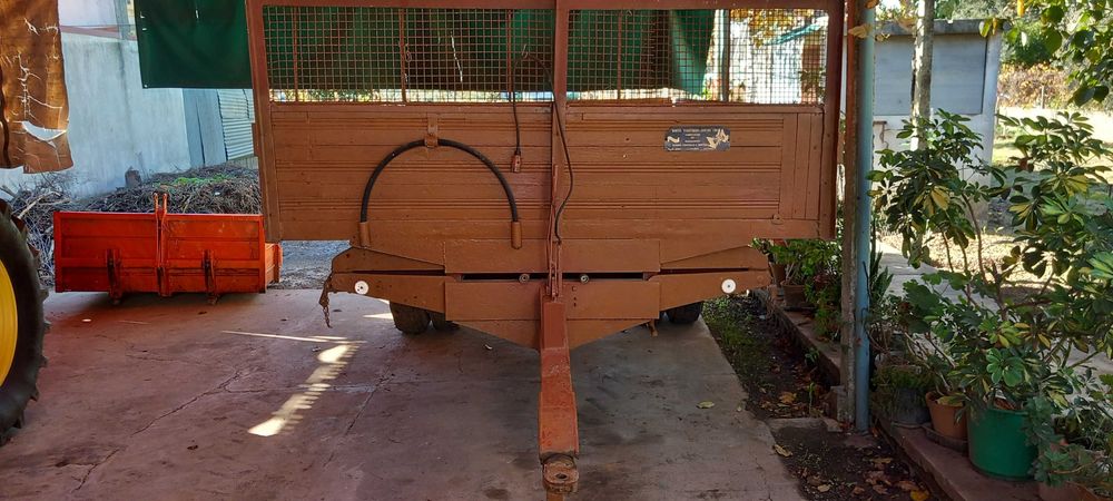 Alfaias Agrícolas - REBOQUE AGRÍCOLA