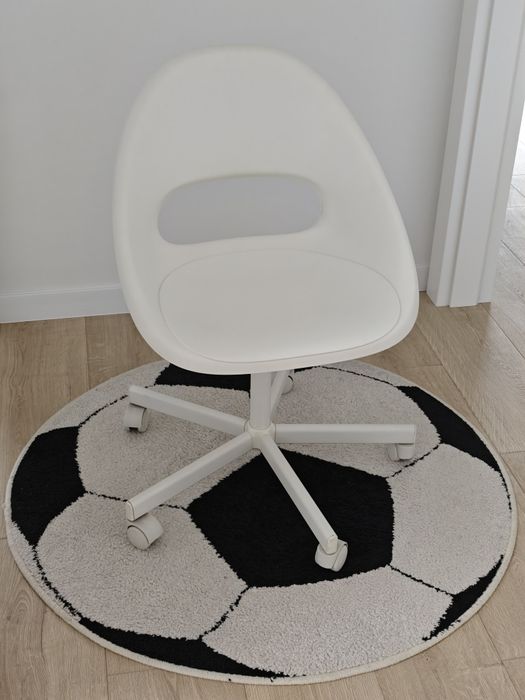 Krzesło obrotowe białe