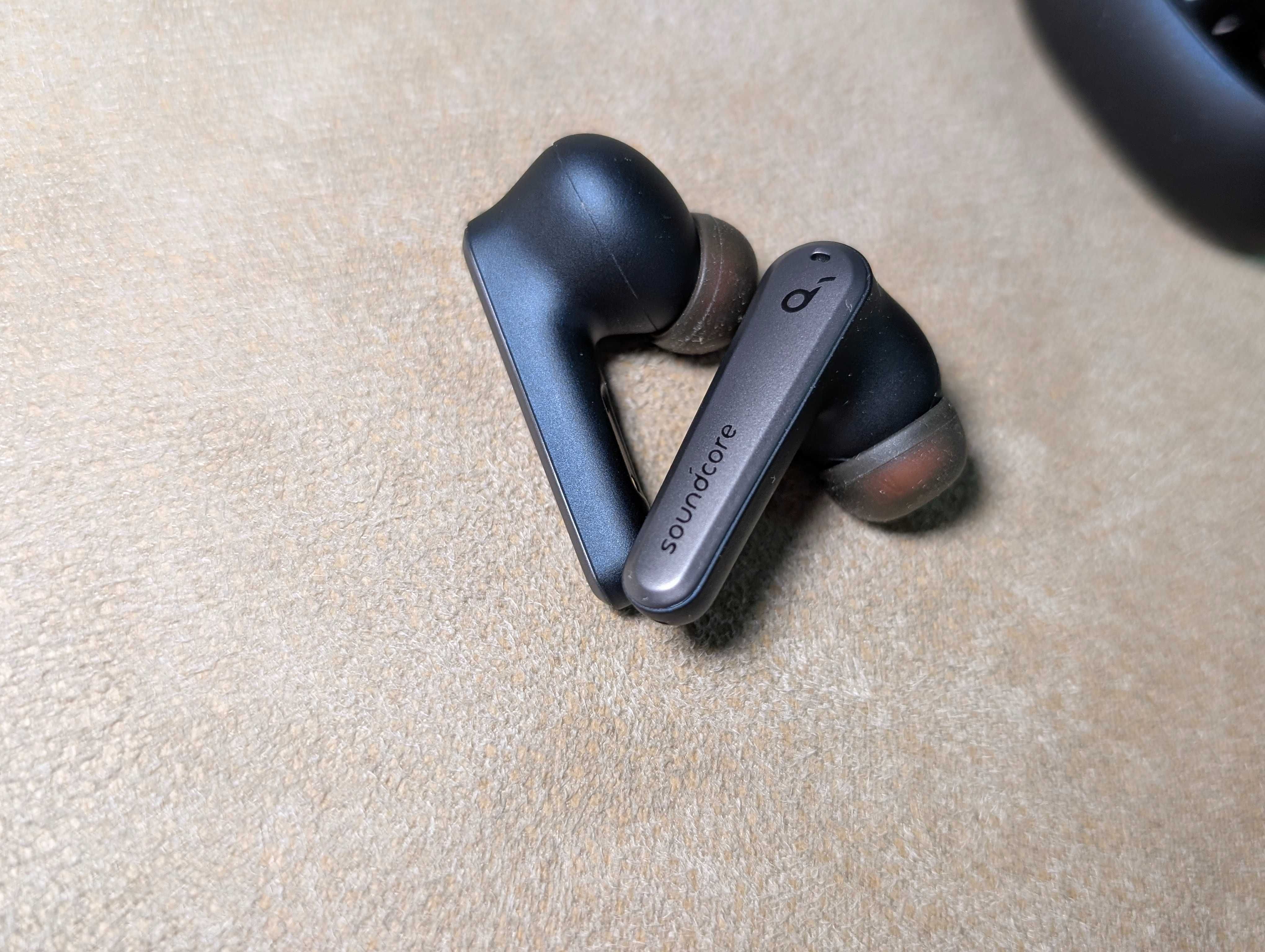 Беспроводные наушники Anker Air 2 Pro | Новые (неисправен левый наушн)