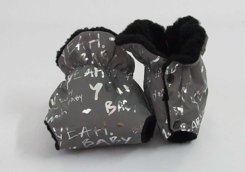 mufki do wózka odblaskowe z czarnym futerkiem