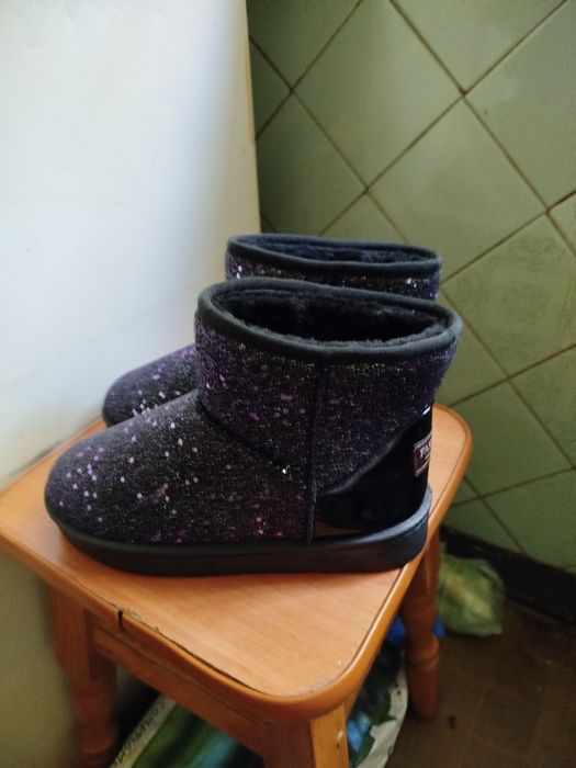 Продам женские туфли