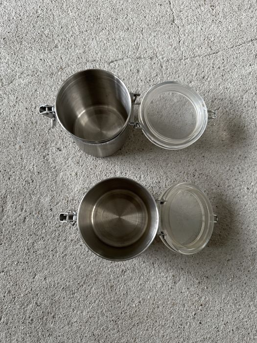 Pudelka metalowe pojemniki kuchenne do przechowywania sypkich rzeczy