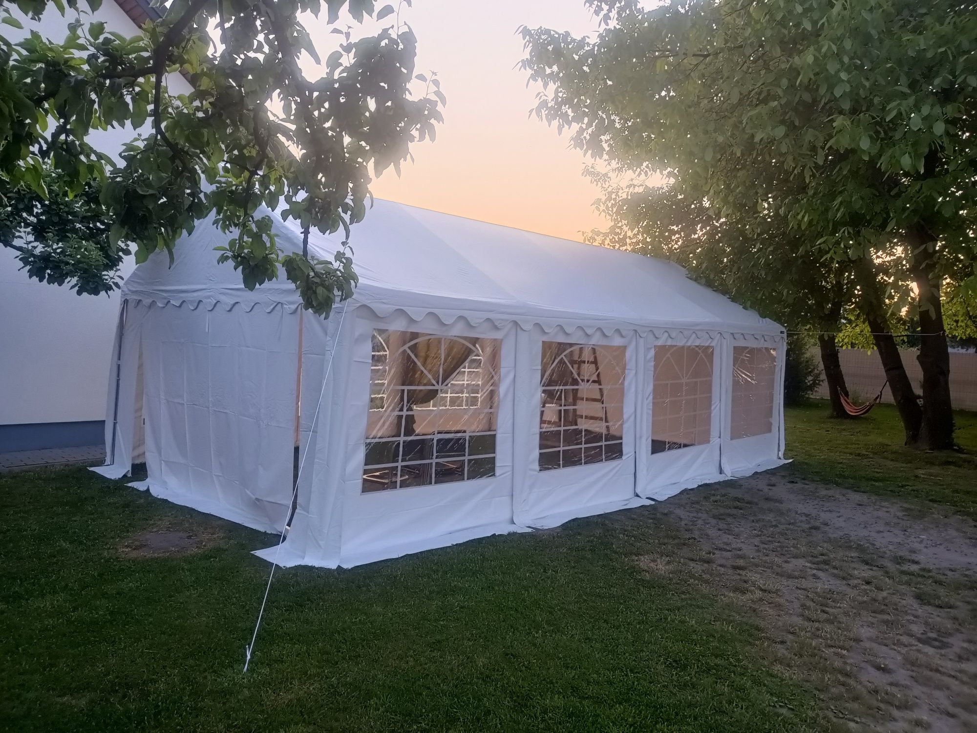 Namiot imprezowy komunie spotkania itp.