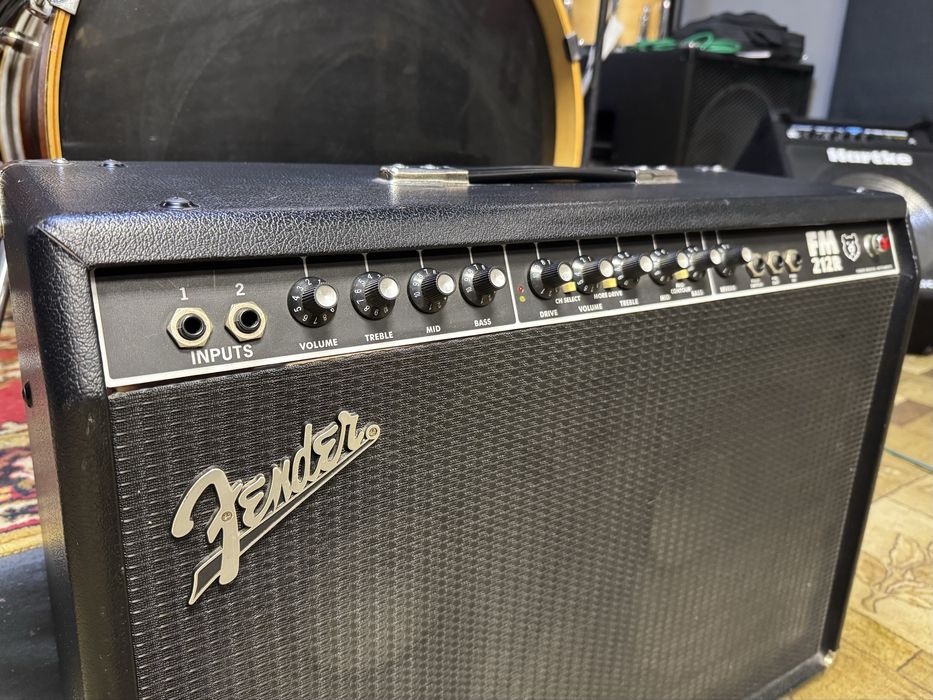Продам Fender Frontman FM212R