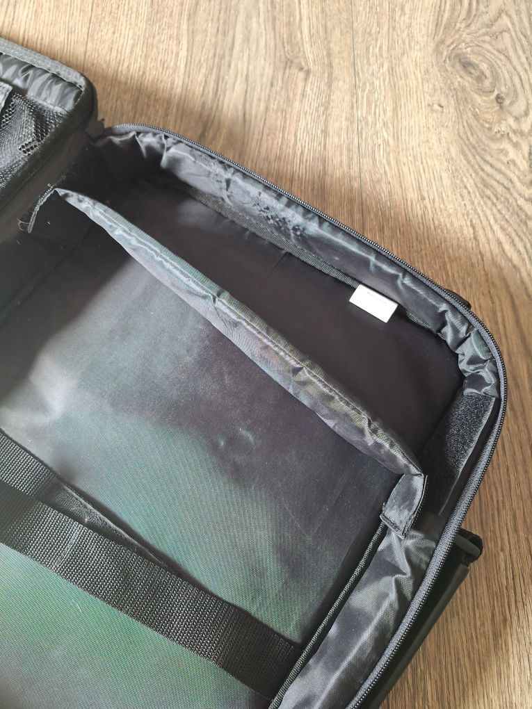 Pokrowiec torba marki targus na laptopa