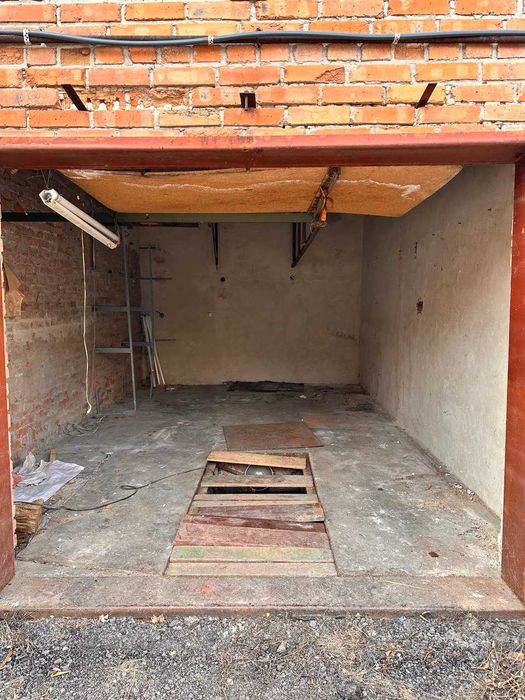 Продам Цегляний Гараж в Центрі р-н Педуніверситет