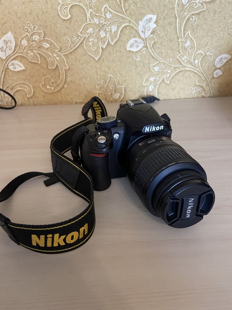 Nikon D3100 повний комплект