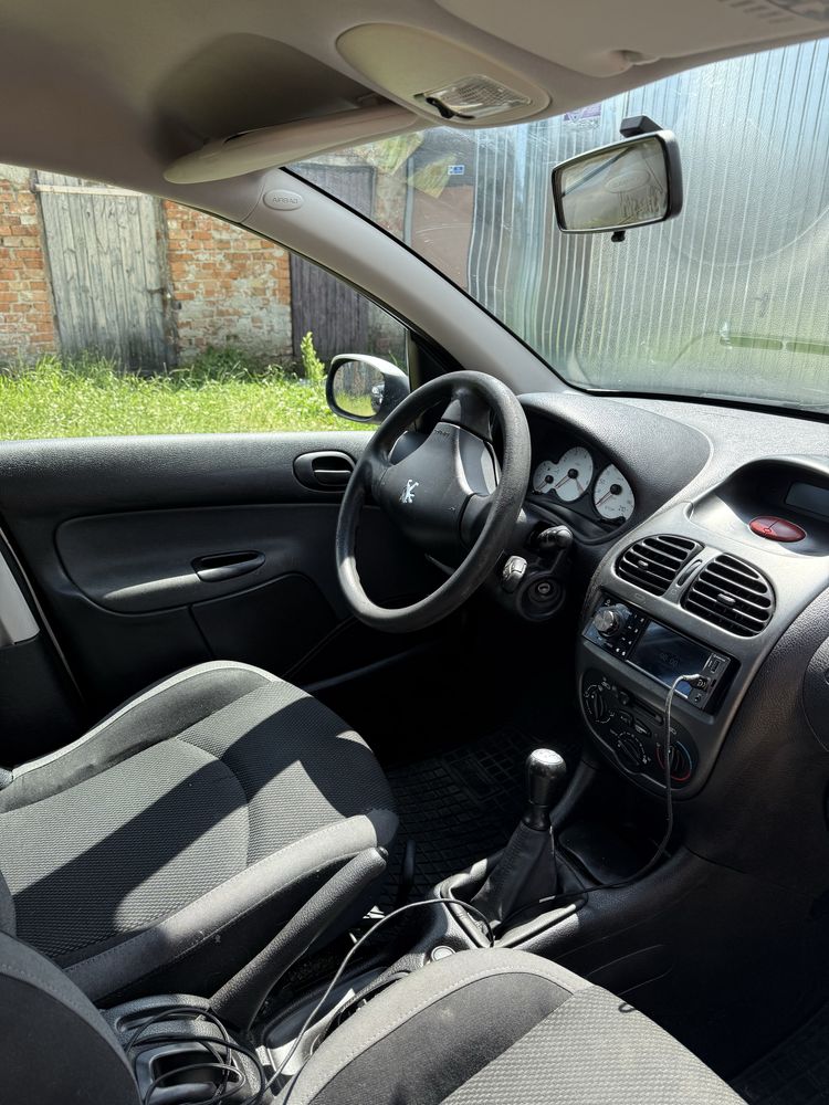 Sprzedam Peugeot 206