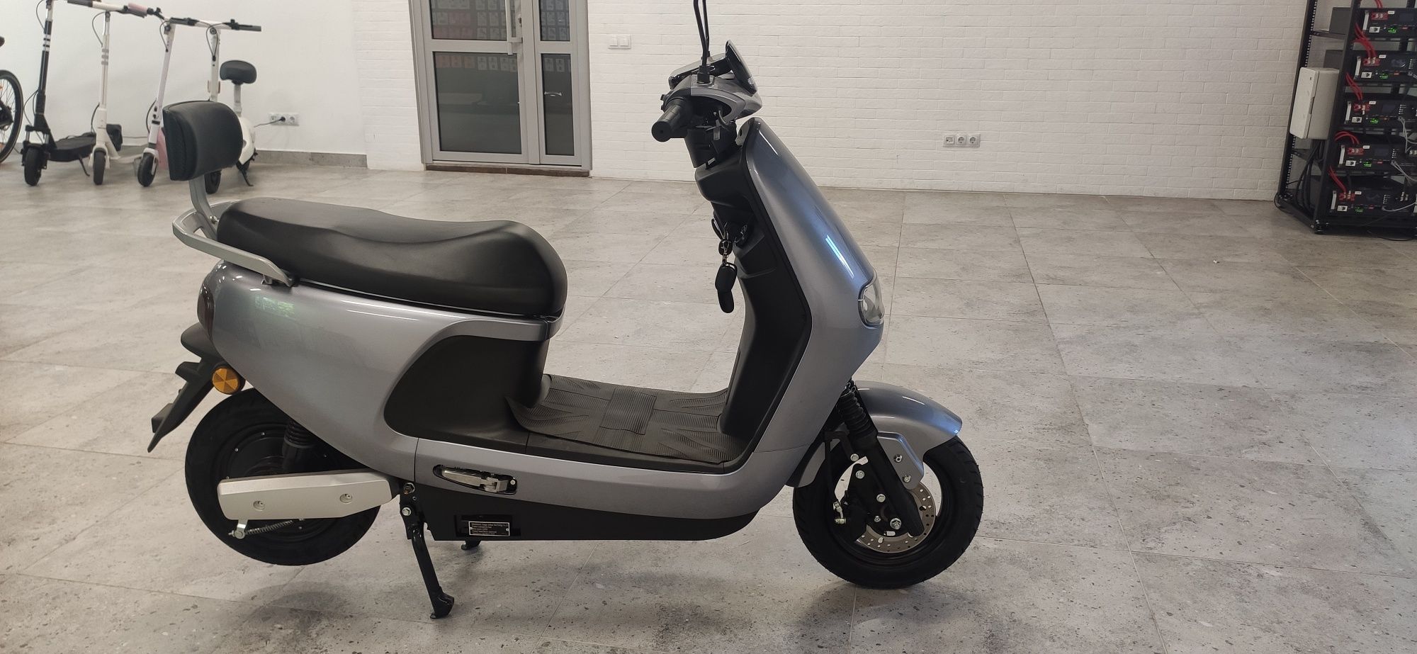 Електроскутер BeastBike Thanator 1200W