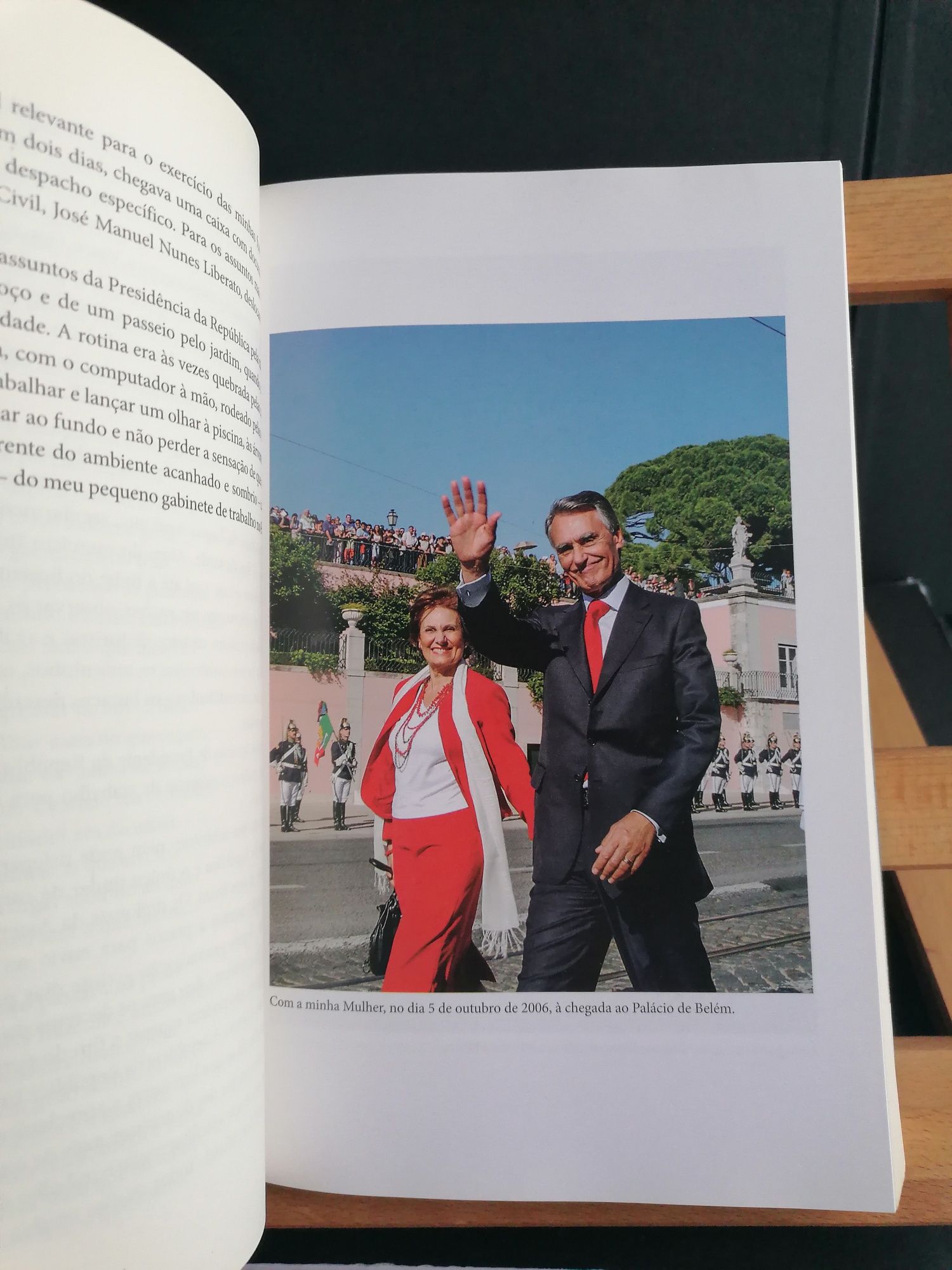 Livro Quinta feira e outros dias do ex-presidente da República Aníba