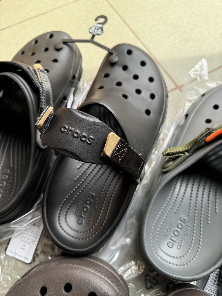 Оригінальні crocs all terrain нові оригінал тапочки сланці крокси new