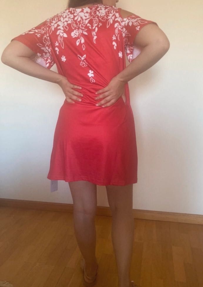 Vestido vermelho nunca usado, com etiqueta