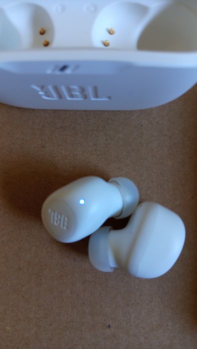 Fones JBL novos .