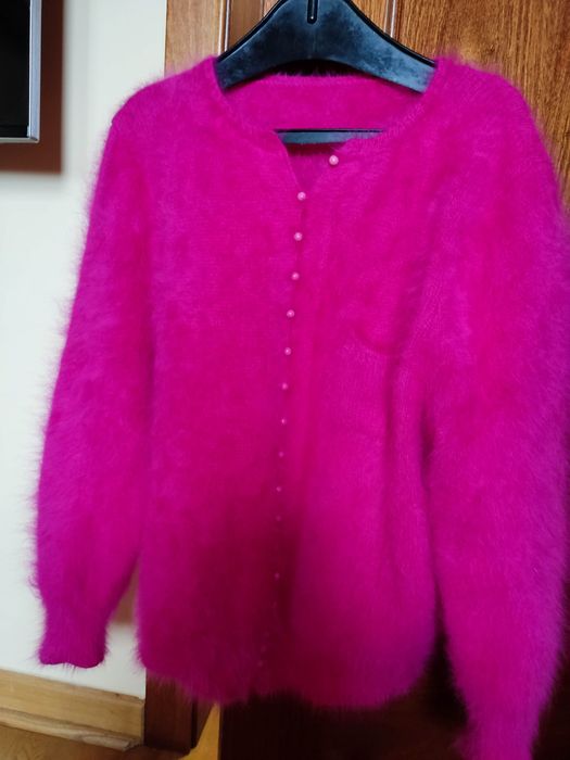 Sweter z angory fuksja