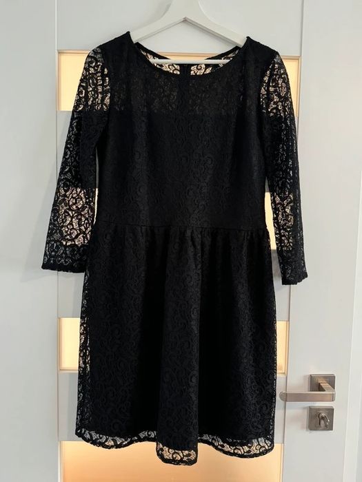 Sukienka koronkowa czarna