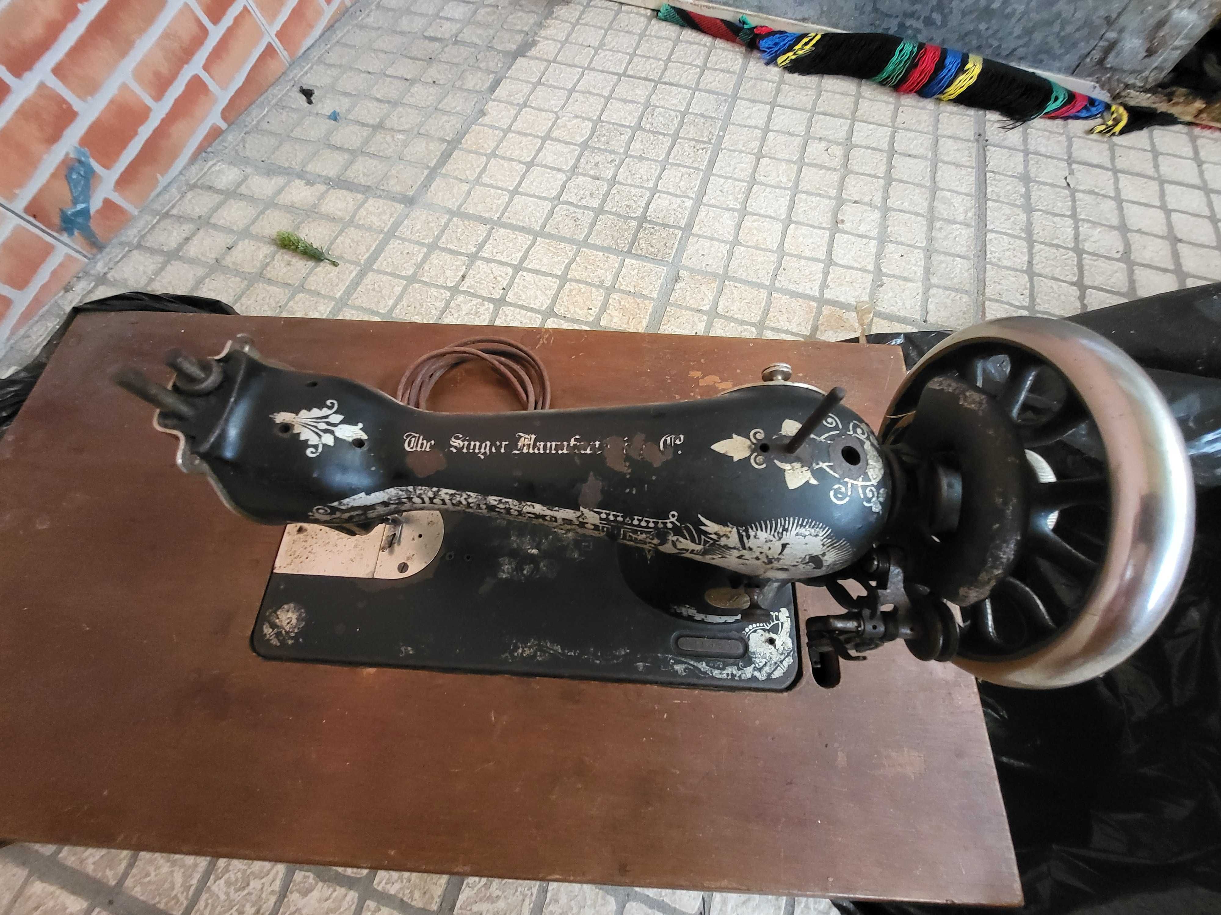 Maquina singer antiga