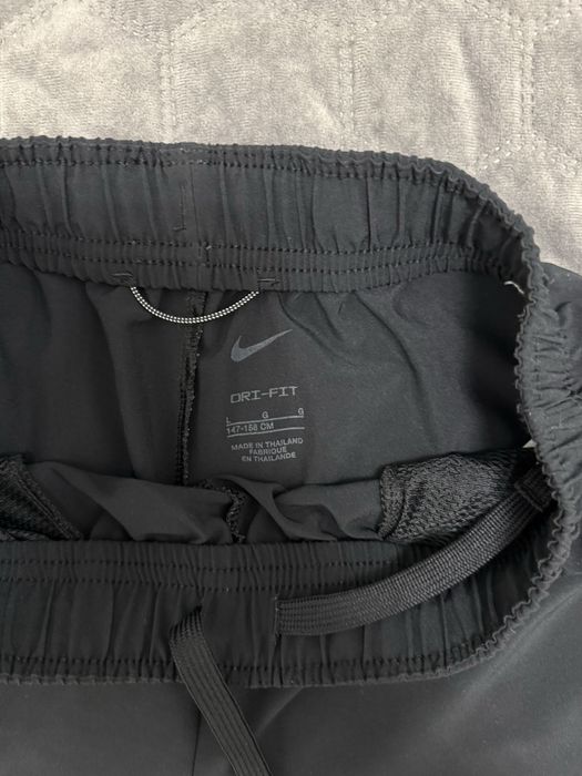 Штани та вітровка Найк, Nike
