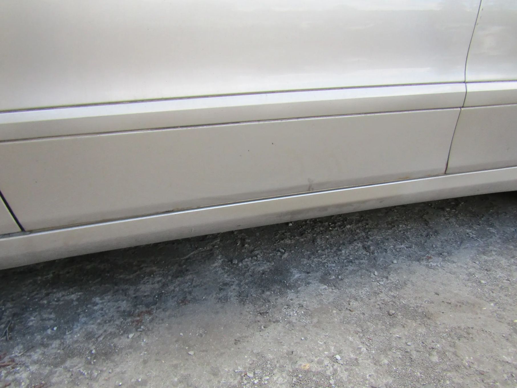 Mercedes-Benz Klasa E Mercedes w211 1.8k w calosci czesci kolor 693