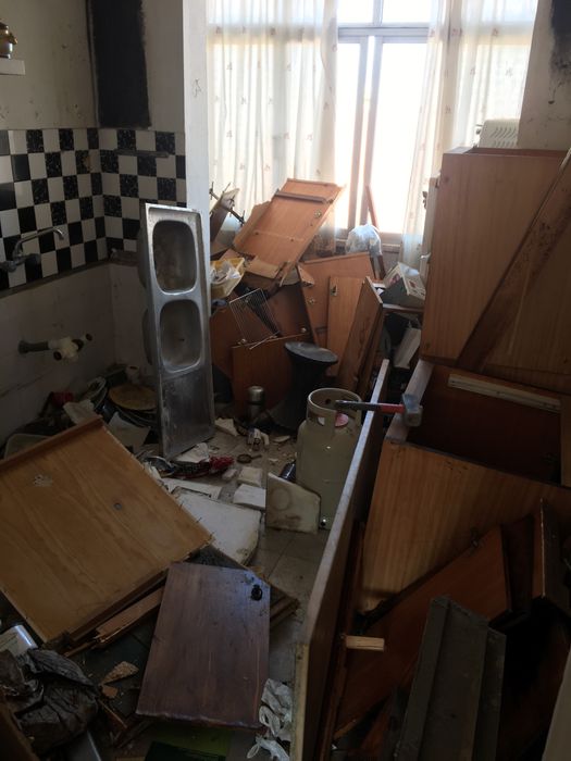 Recolhas de entulho lixo e demoliçoes