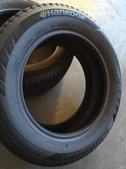 R16 205 60 Hankook Winter I*cept IZ2 зимові шини з категорії липучок