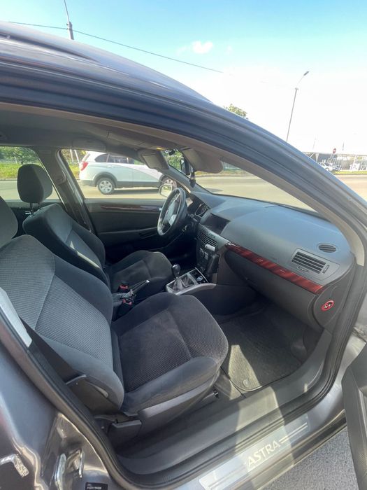 Продам Opel Astra H бляха