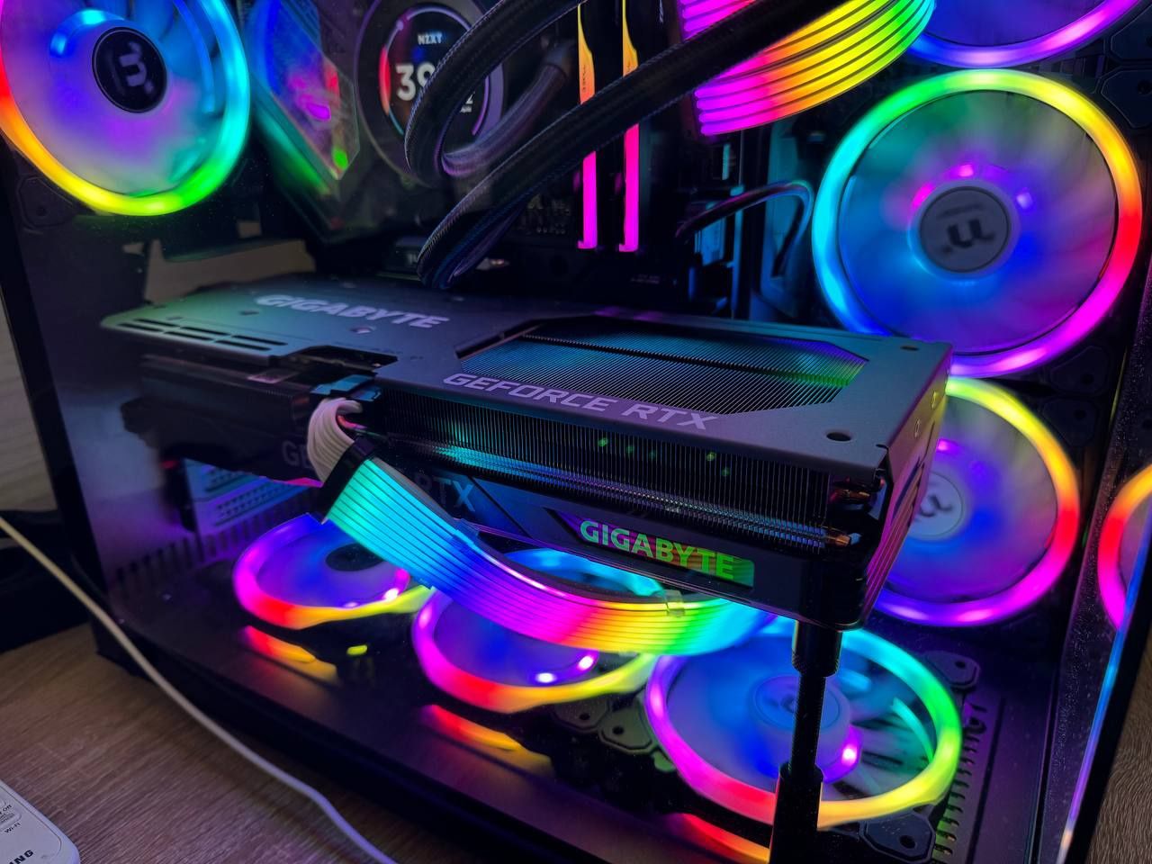 Продаю потужну відеокарту Gigabyte RTX 4070 Ti OC 12GB Gaming