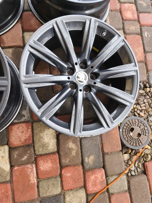 Felgi aluminiowe 18 Skoda Octavia SuperB Kodiaq Karoq 5x112