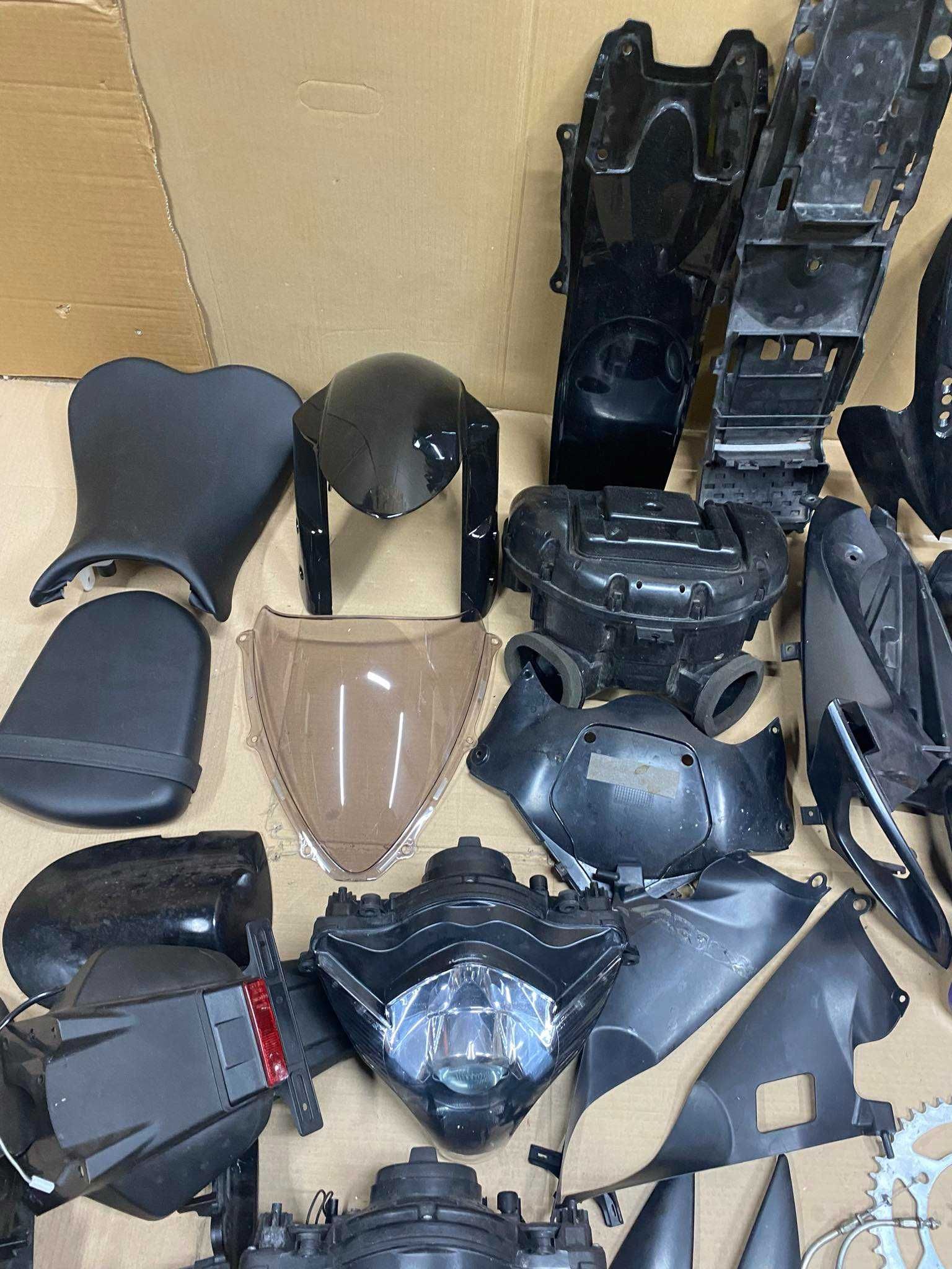 GSXR 600 750 K6 K7 owiewki bok lampa set lusterko bak nakładka szyba
