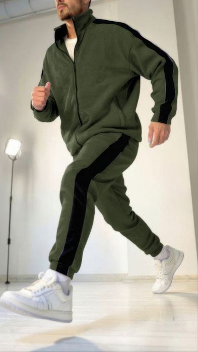 Чоловічий теплий костюм