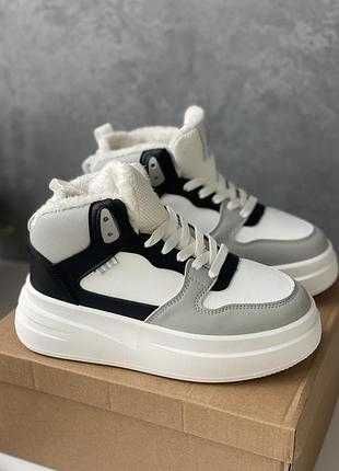 АКЦІЯ! Стильні жіночі кросівки на хутрі — сезон осінь/зима