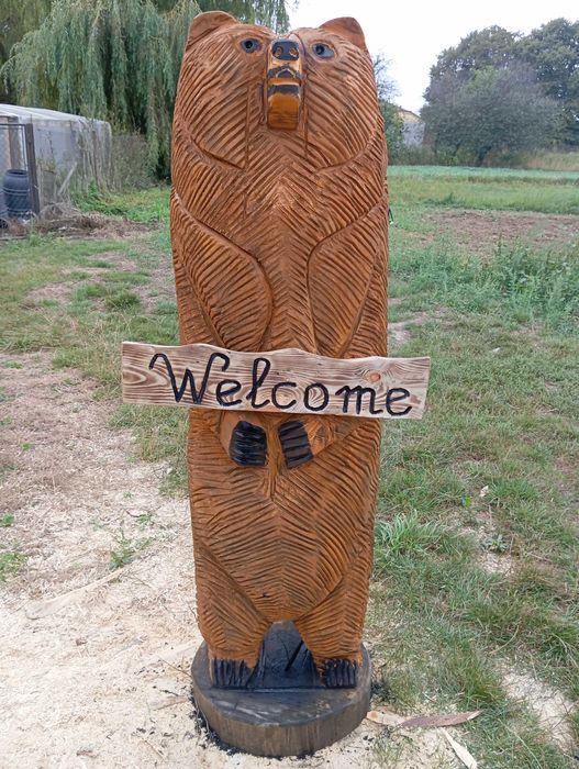 Rzeźba drewniana ogrodowa niedźwiedź