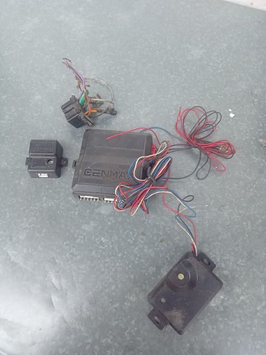 Сигналізація авто на запчастини або під відновлення