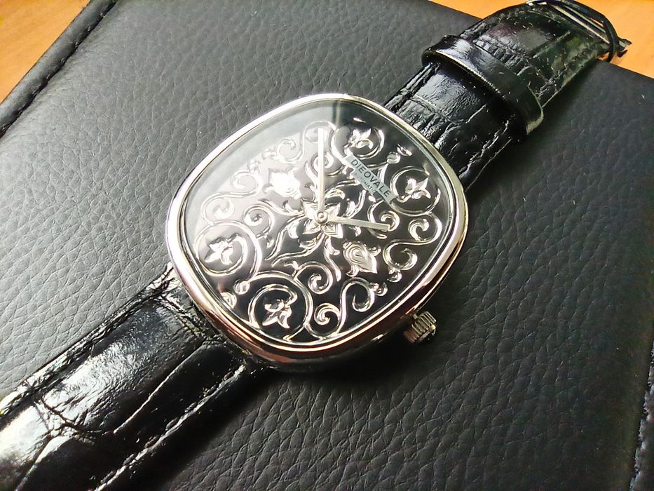 Годинник Dieovale Ellipse