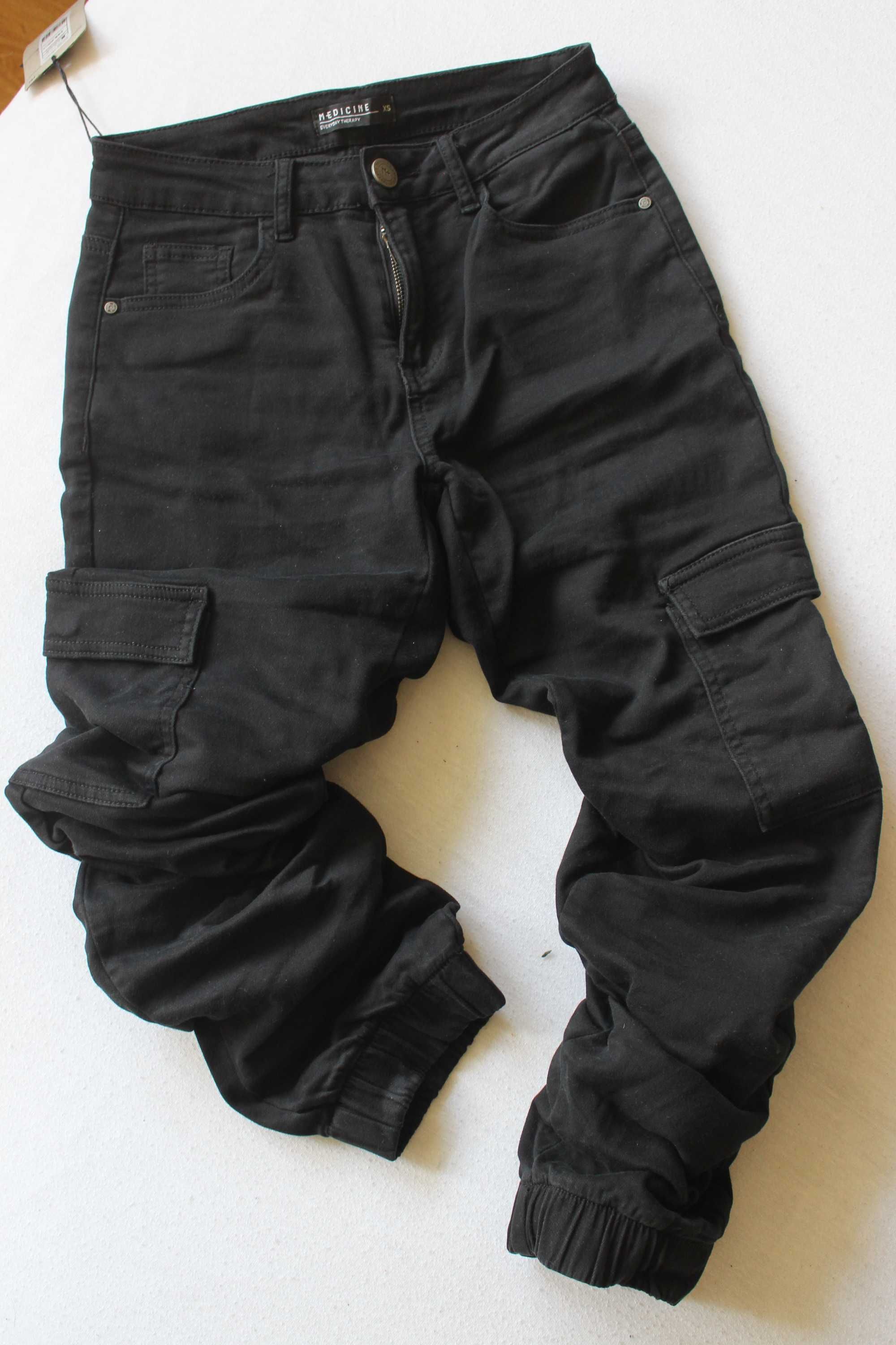 czarne jeansowe joggery xs