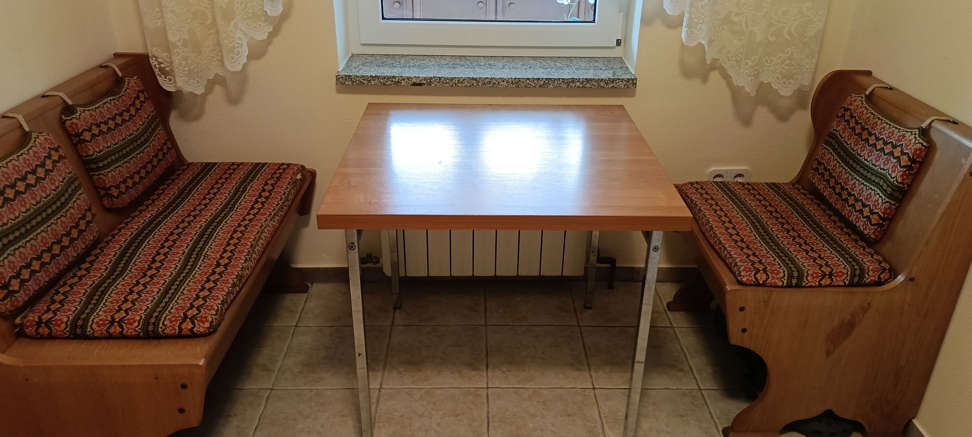Stół kuchenny plus ławeczka