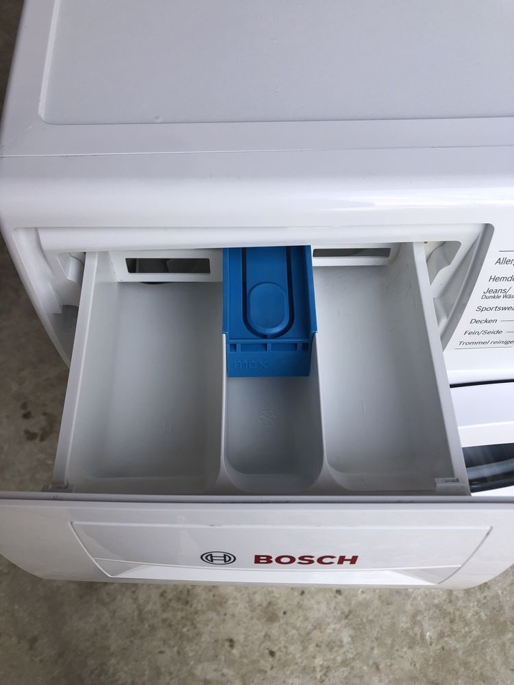 Пральна машина Bosch Serie 4 Інверторна