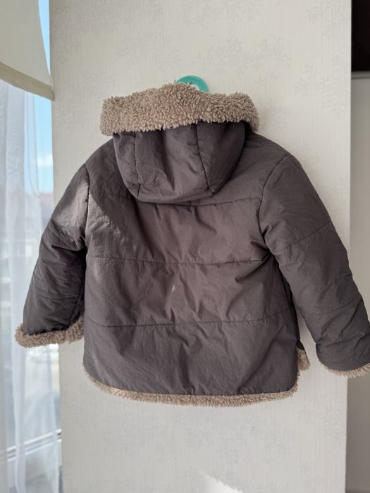 Зимова куртка Zara.