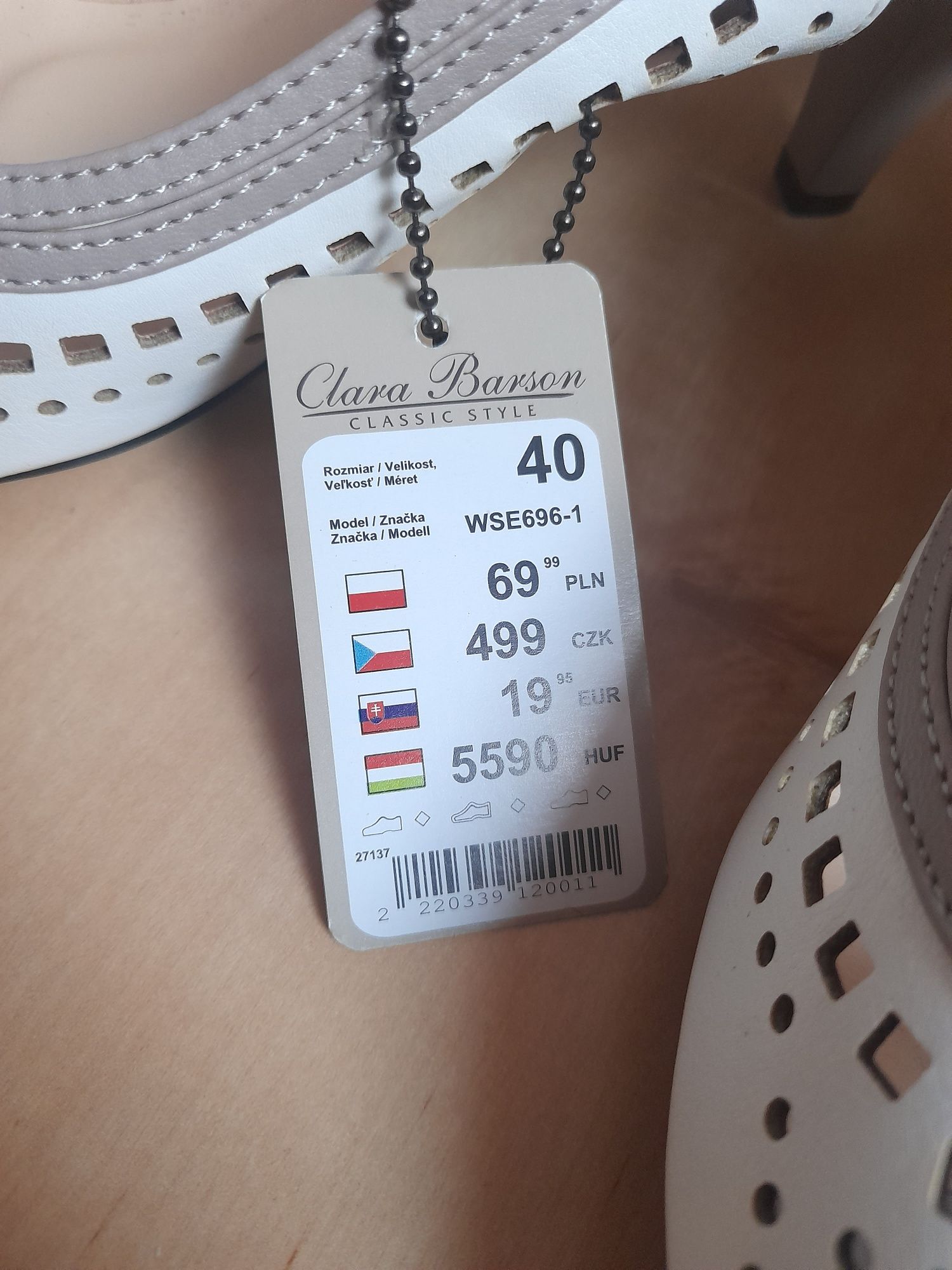 Buty na lekkim obcasie rozmiar 40