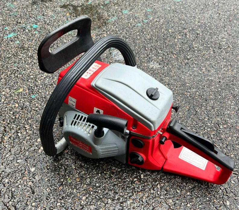 Продам Бензопилу