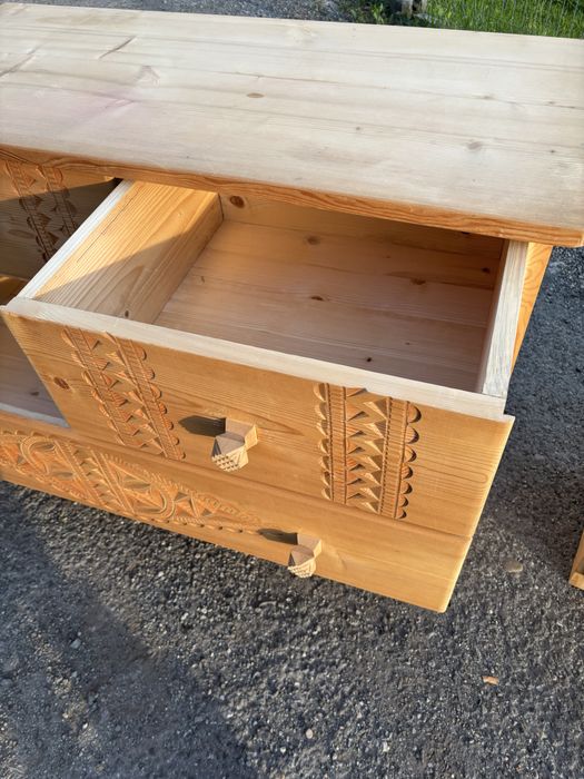 Dwie komody i dwie szafki nocne drewniane góralskie