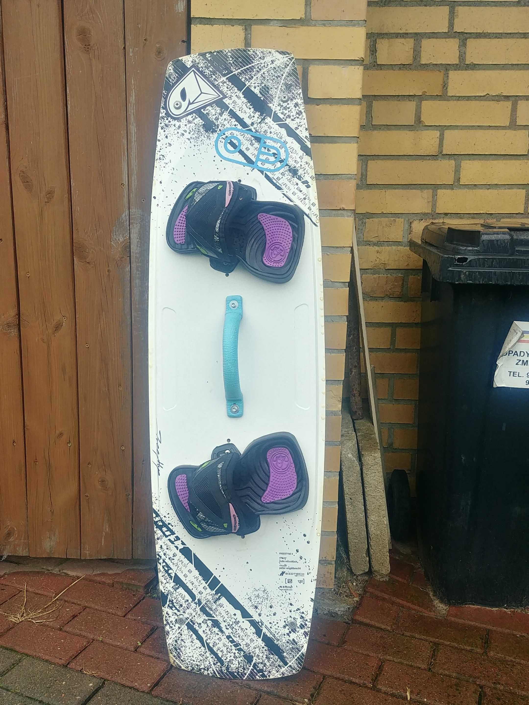 Deska do kitesurfingu firmy Airush rozmiar 134/40