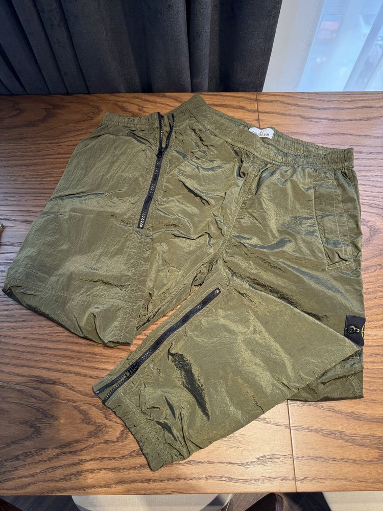 Штани stone island econyl nylon loose regular track pant green