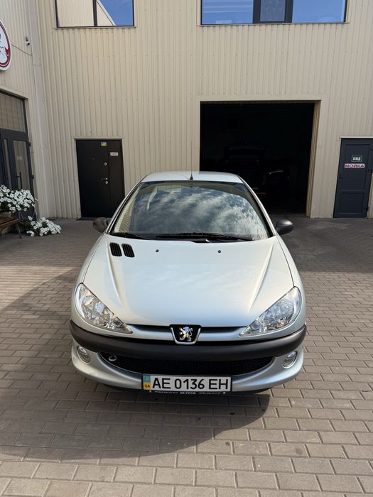 Продам Peugeot 206 2010 р.в. з пробігом 49000 км !
