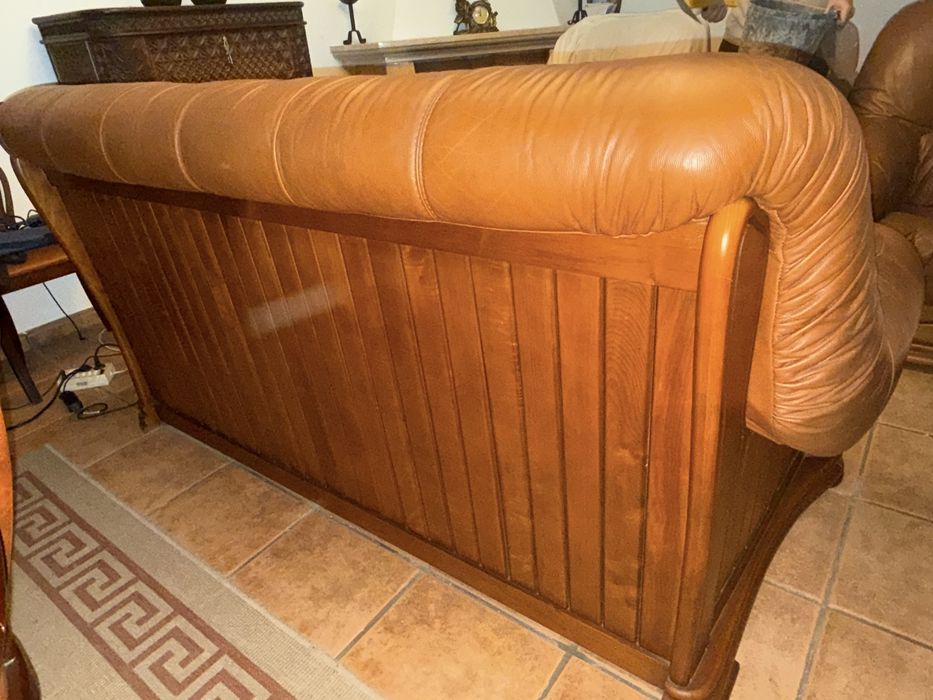 vendo Sofas pele castanho